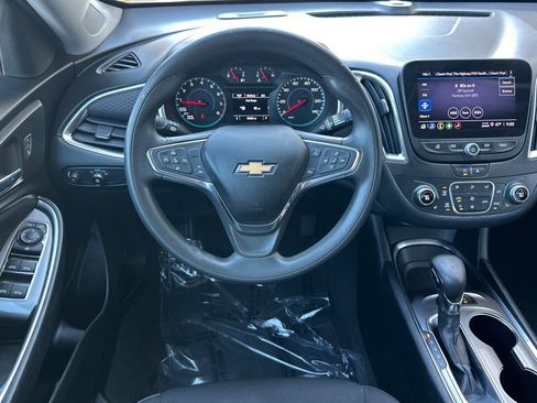 Used 2021 Chevrolet Malibu LT image 17