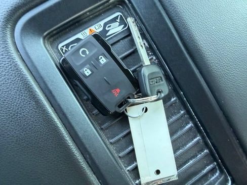 Used 2018 GMC Sierra 1500 SLT AWD/4WD image 34