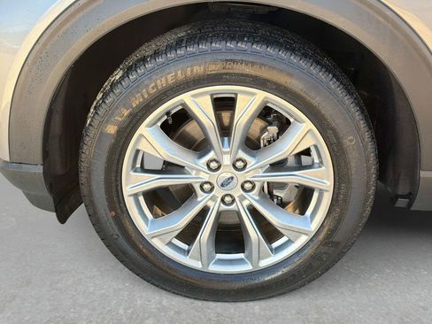 Used 2024 Ford Explorer XLT w/ Equipment Group 202A AWD/4WD image 12