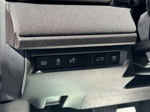 Used 2025 Toyota Camry LE FWD image 40