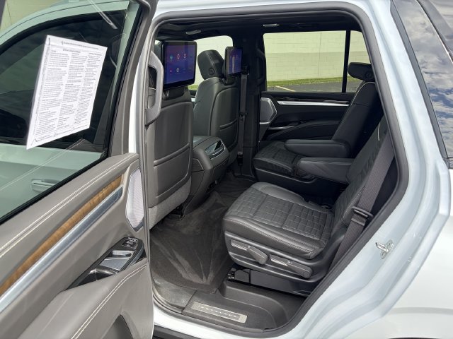 Used 2026 Cadillac Escalade Platinum Sport AWD/4WD image 12