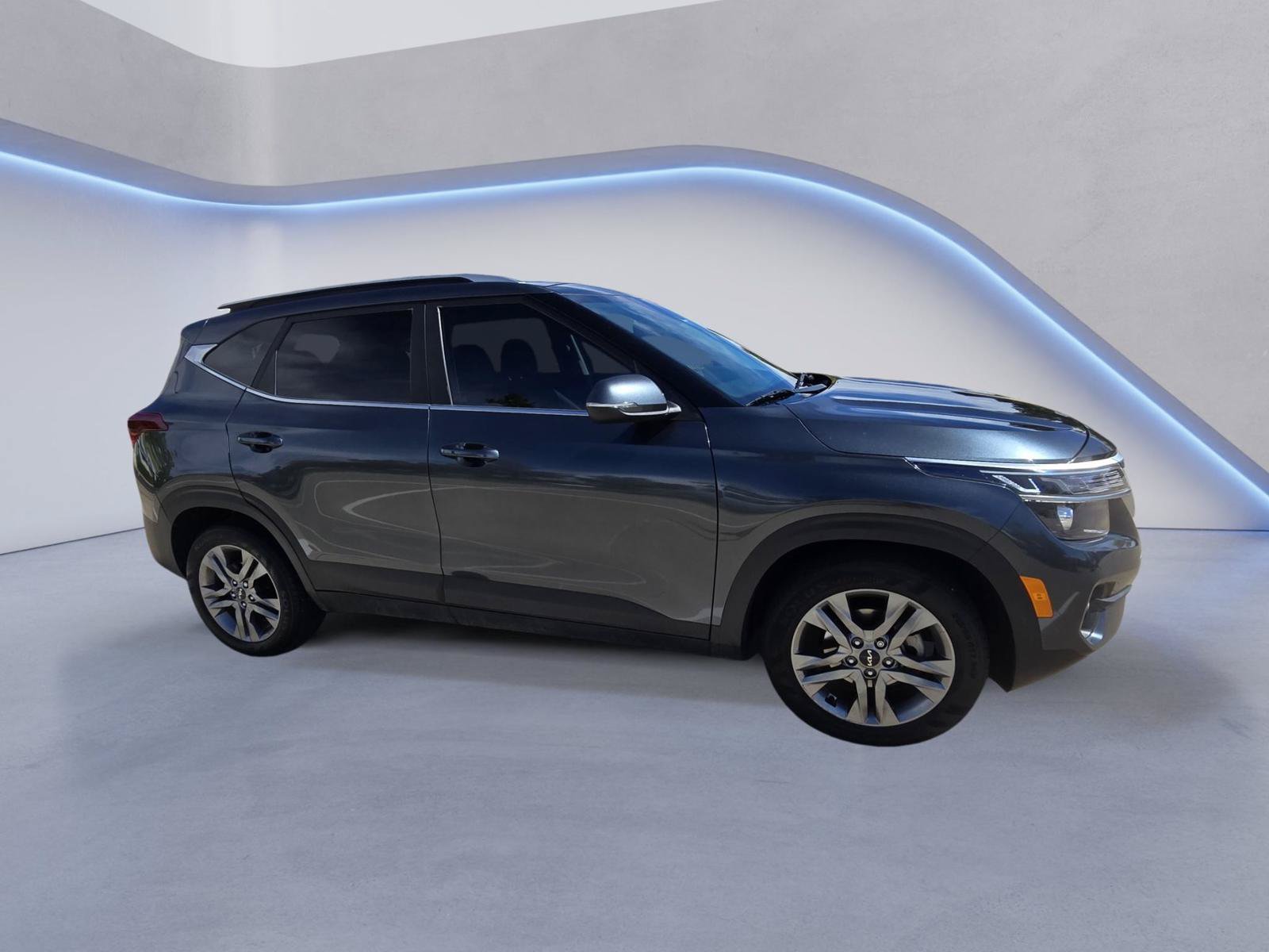 Used 2023 Kia Seltos S FWD image 7