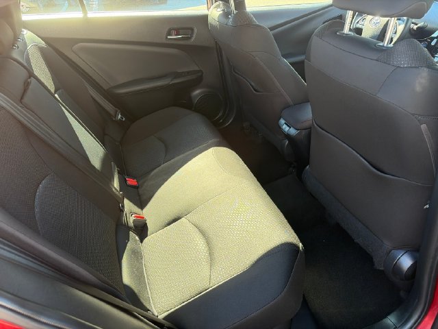 Used 2019 Toyota Prius LE AWD/4WD image 29