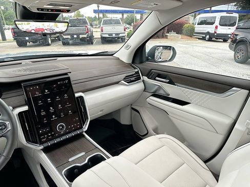 Used 2024 GMC Acadia Denali w/ Super Cruise Package FWD image 20