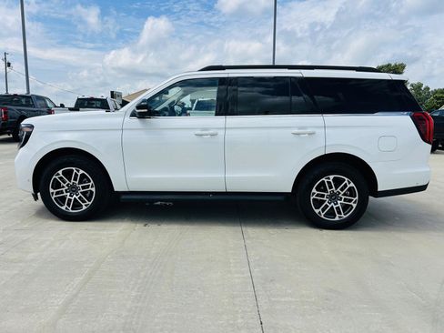 Used 2025 Ford Expedition Active AWD/4WD image 46