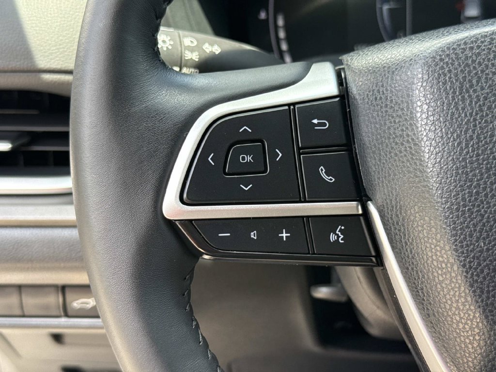 Used 2025 Toyota Grand Highlander FWD image 41