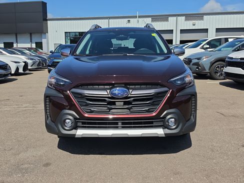 Used 2023 Subaru Outback Touring AWD/4WD image 3