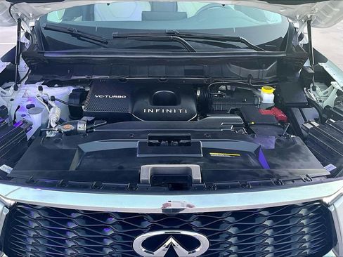Certified 2025 INFINITI QX60 Luxe image 11