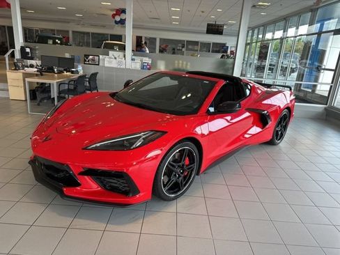 Used 2021 Chevrolet Corvette Stingray Coupe w/ Z51 Performance Package RWD image 3