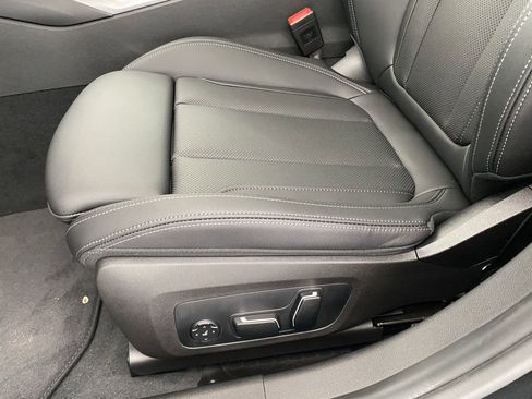 Used 2025 BMW 330i xDrive Sedan w/ Convenience Package image 12