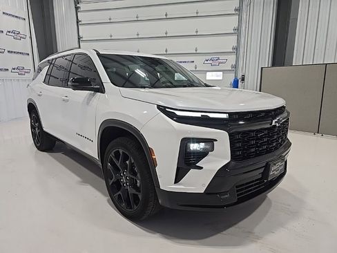 Used 2024 Chevrolet Traverse RS w/ LPO, Floor Liner Package image 10