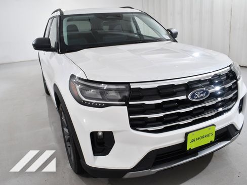 New 2025 Ford Explorer Active w/ Active Comfort Package image 4