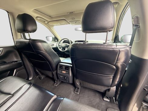 Used 2020 Nissan Pathfinder Platinum FWD image 28