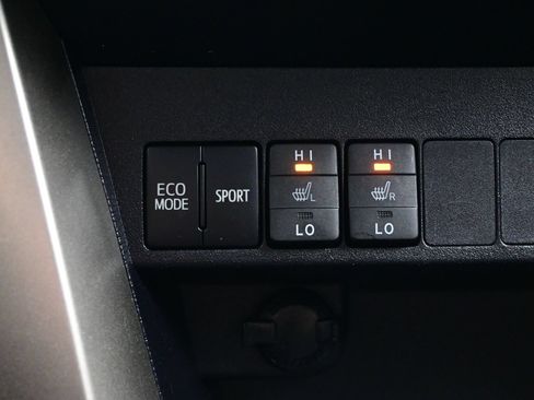 Used 2014 Toyota RAV4 Limited w/ Technology Package AWD/4WD image 22