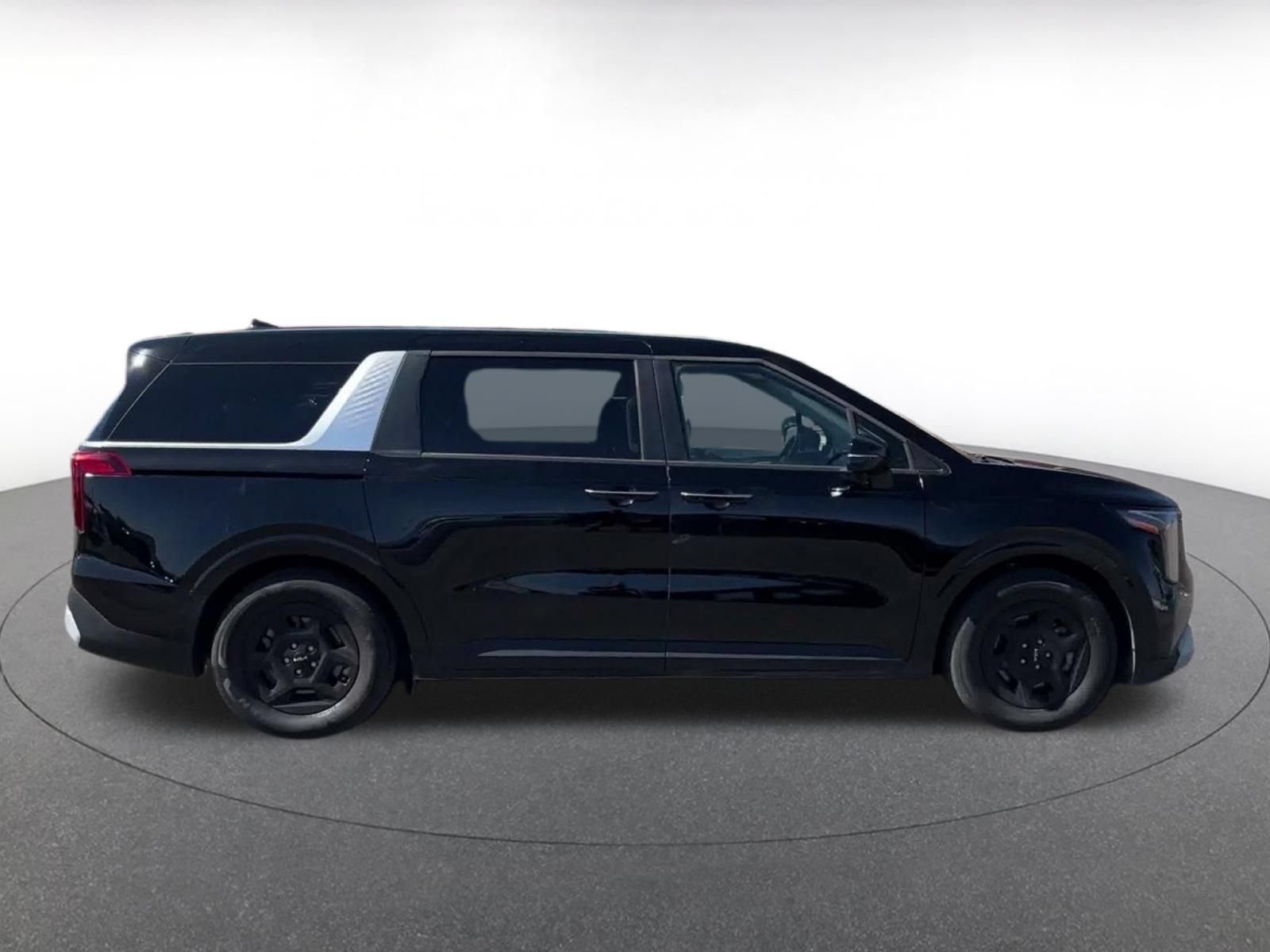 Used 2026 Kia Carnival FWD image 15