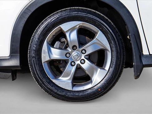 Used 2017 Honda HR-V LX image 9