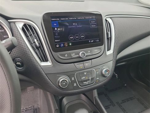Used 2024 Chevrolet Malibu LS image 28