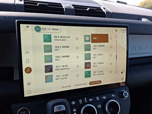 New 2026 Land Rover Defender 110 X-Dynamic SE image 9