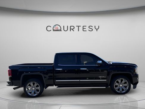 Used 2017 GMC Sierra 1500 Denali w/ Denali Ultimate Package image 7