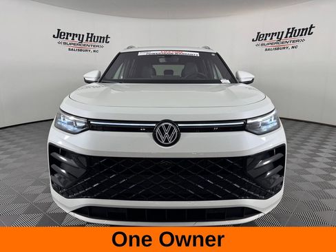 Used 2025 Volkswagen Tiguan SEL R-Line AWD/4WD image 4