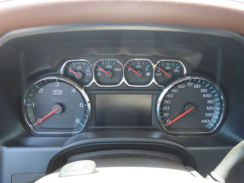 Used 2015 Chevrolet Silverado 1500 High Country w/ High Country Premium Package RWD image 11