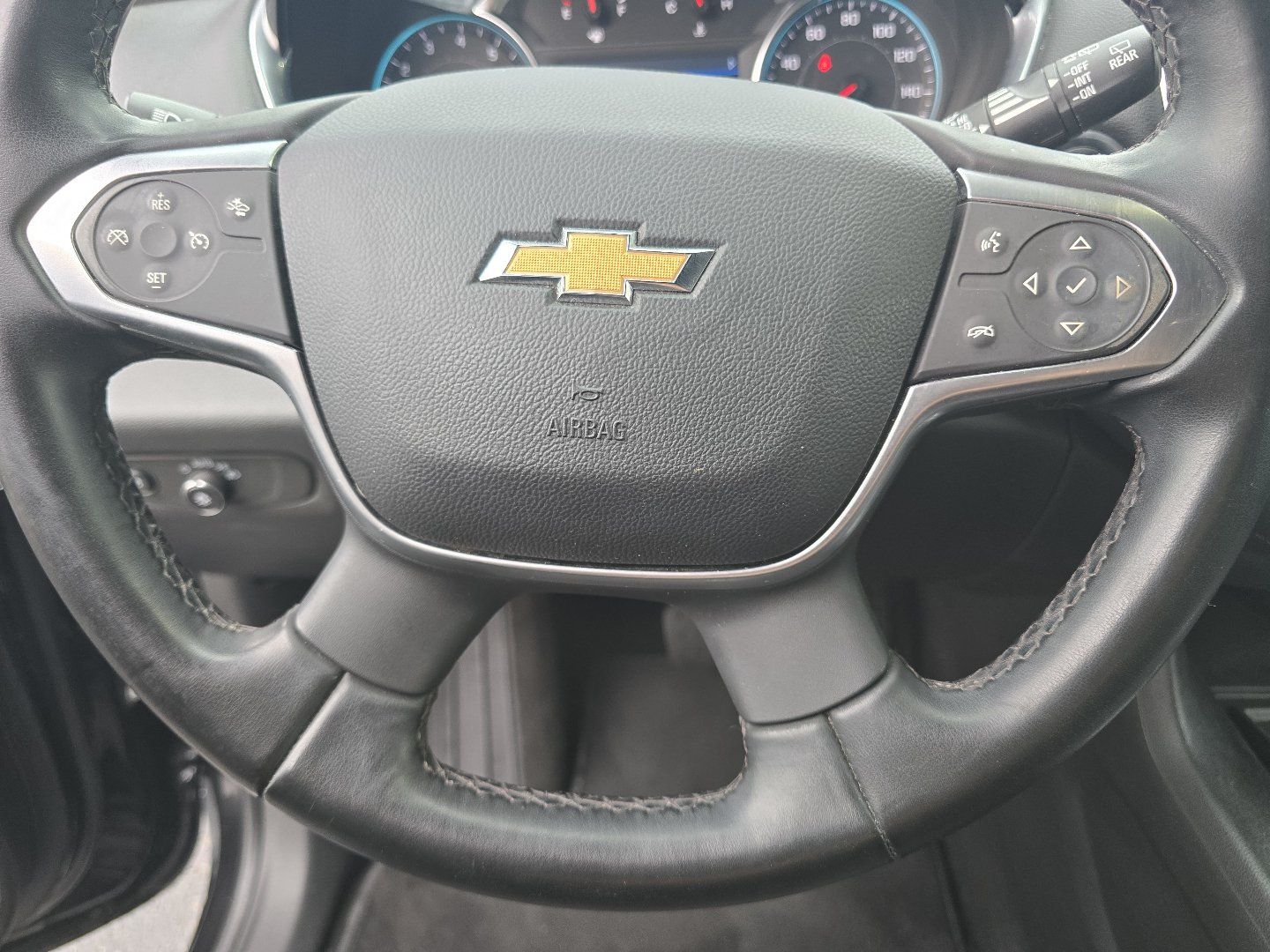 Used 2023 Chevrolet Traverse LT FWD image 35