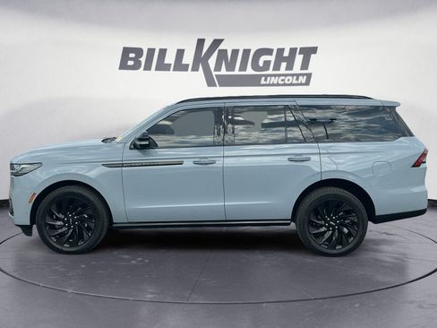 Certified 2025 Lincoln Navigator Reserve w/ Jet Appearance Package AWD/4WD image 2