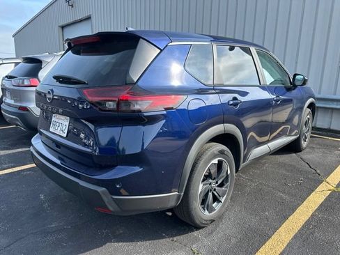 Used 2025 Nissan Rogue SV AWD/4WD image 10