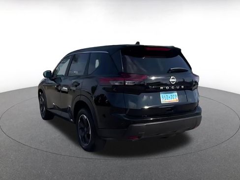 Used 2025 Nissan Rogue SV FWD image 11