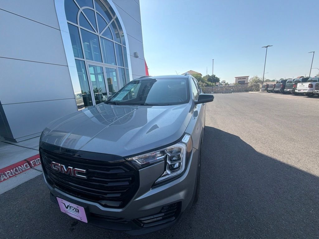 Used 2023 GMC Terrain SLE w/ Elevation Edition FWD image 26