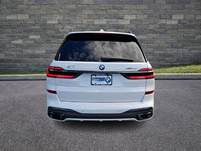 Used 2025 BMW X7 xDrive40i w/ M Sport Package AWD/4WD image 5