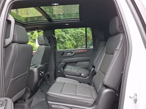Used 2026 GMC Yukon XL Denali w/ Sun & Power Step Package AWD/4WD image 10