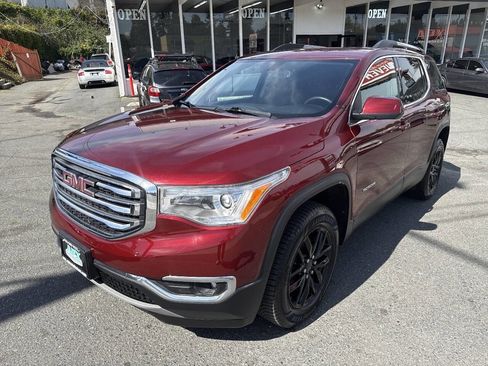 Used 2018 GMC Acadia SLT image 1
