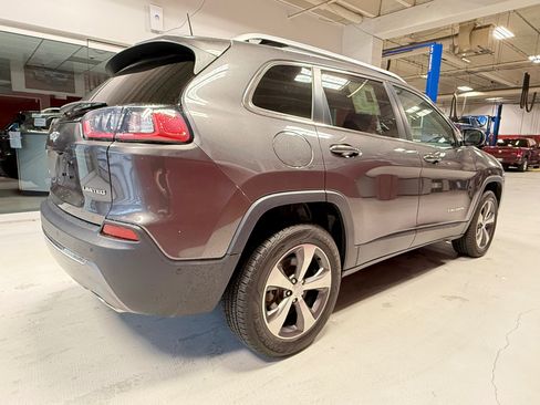 Used 2019 Jeep Cherokee Limited w/ Luxury Group AWD/4WD image 8