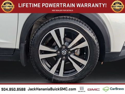 Used 2020 Nissan Kicks SR w/ SR Premium Package FWD image 11