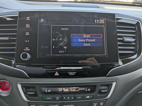 Used 2023 Honda Ridgeline Sport image 19