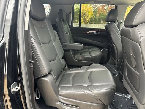 Used 2016 Cadillac Escalade ESV Luxury image 44