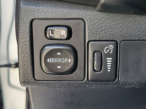 Used 2018 Toyota Corolla LE image 29