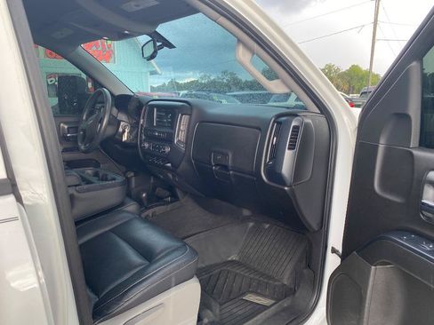 Used 2018 Chevrolet Silverado 1500 Custom w/ Custom Value Package AWD/4WD image 22