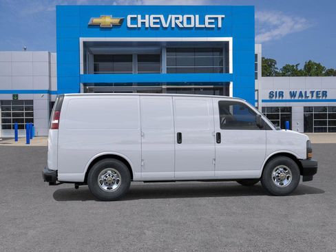 New 2025 Chevrolet Express 3500 w/ Driver Convenience Package image 5