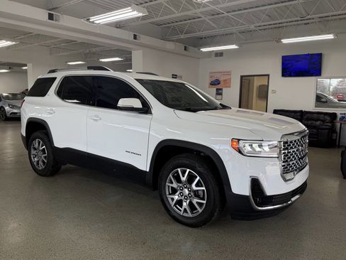 Used 2020 GMC Acadia SLT AWD/4WD image 3