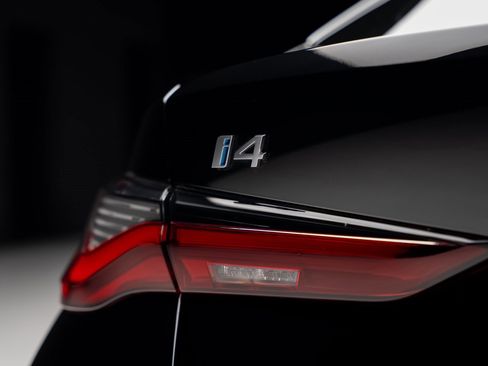 Used 2023 BMW i4 eDrive40 w/ Premium Package image 29