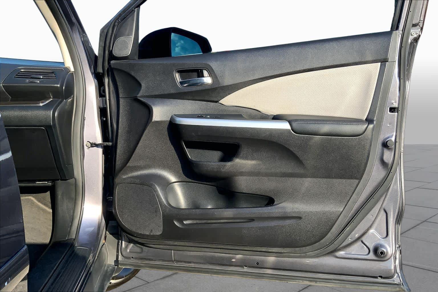 Used 2016 Honda CR-V Touring image 21