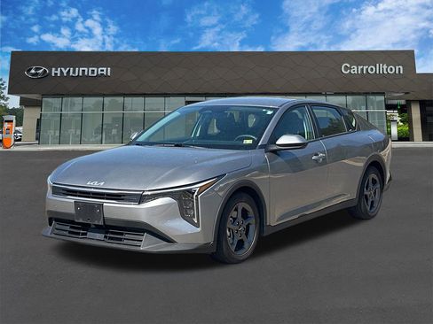 Used 2025 Kia K4 FWD image 1