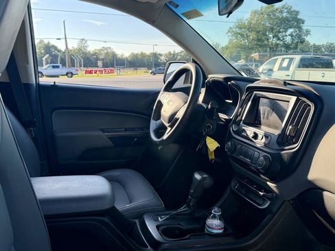 Used 2021 Chevrolet Colorado W/T w/ WT Convenience Package AWD/4WD image 9