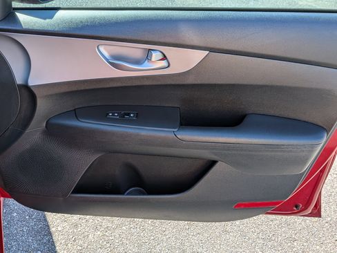 Used 2023 Kia Forte LXS w/ LXS Technology Package FWD image 32