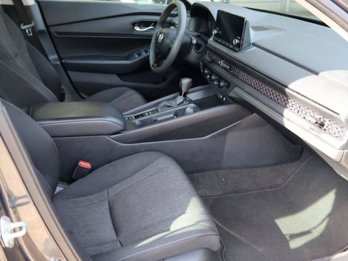 Used 2024 Honda Accord EX image 17