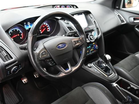 Used 2018 Ford Focus RS AWD/4WD image 27
