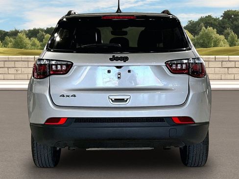 Used 2024 Jeep Compass Latitude w/ Altitude Special Edition image 4