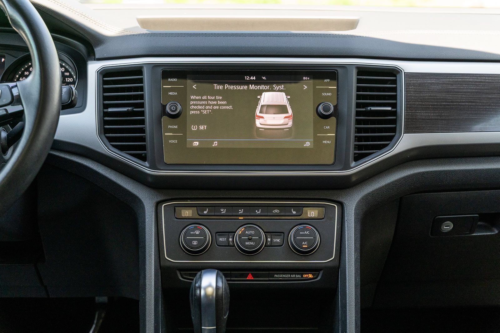 Used 2019 Volkswagen Atlas SE w/ Panoramic Sunroof Package FWD image 30